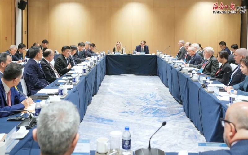 国际生命健康企业海南行合作交流会举行，冯飞、奚国华致辞，刘小明、张文武出席